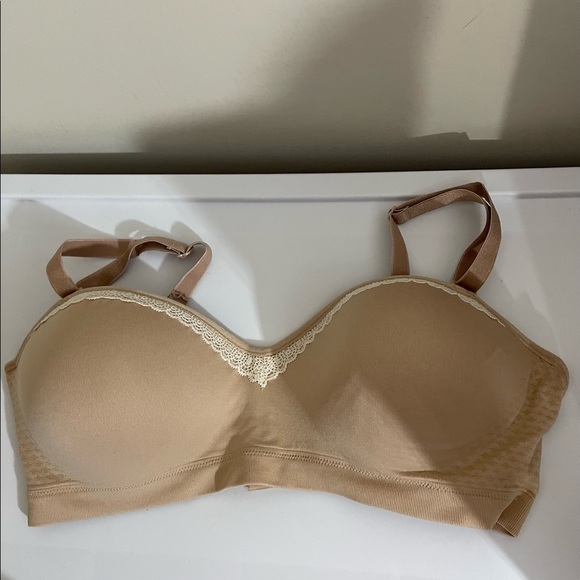 Hanes sz 2 XL bra in a caramel color with a lace accent on the bust line - Picture 9 of 10